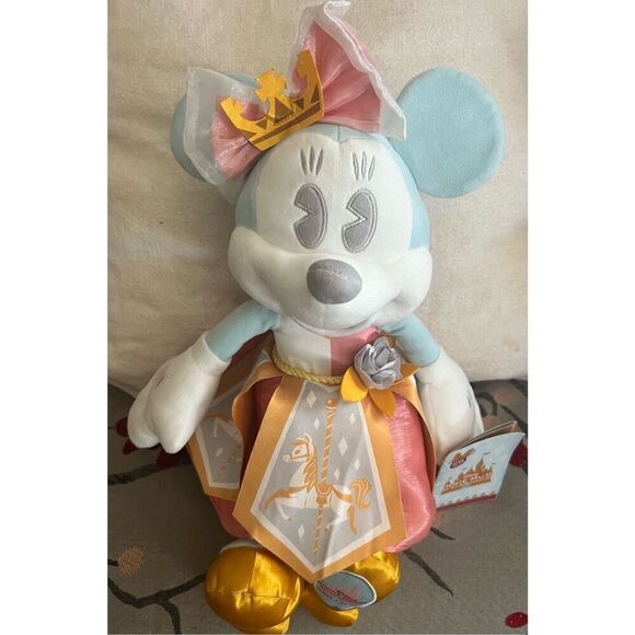 NWT DISNEY Minnie Mouse Main Attraction Grand Carousel 17” - Picture 2 of 11